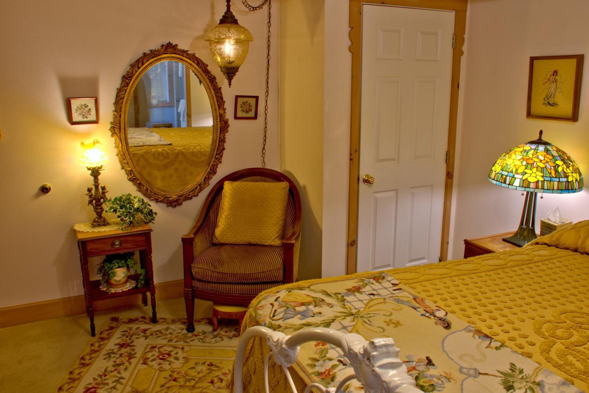 Big Yellow Inn Cedar City Room photo