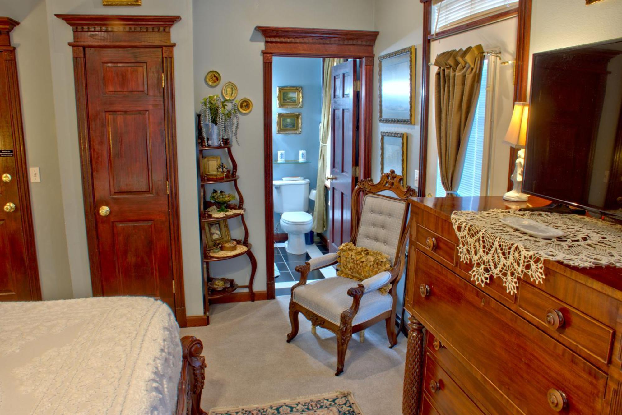 Big Yellow Inn Cedar City Room photo